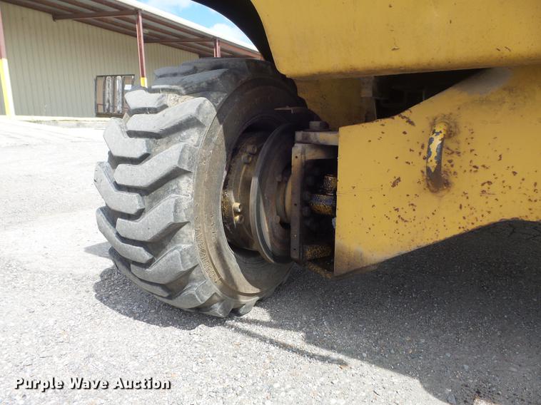 image for item DC7370 1988 Vermeer CC135 concrete cutter