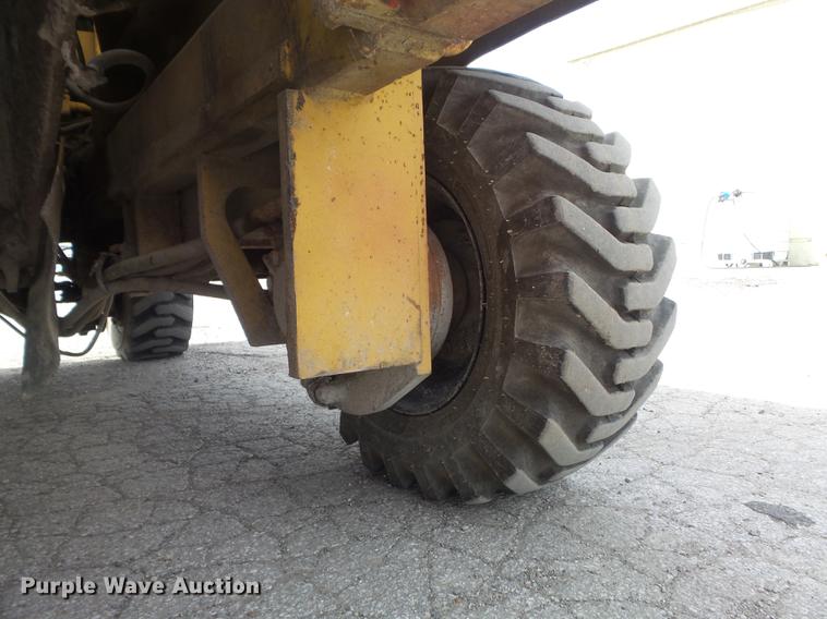 image for item DC7370 1988 Vermeer CC135 concrete cutter