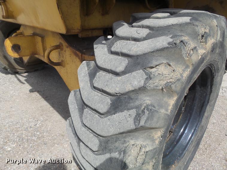 image for item DC7370 1988 Vermeer CC135 concrete cutter