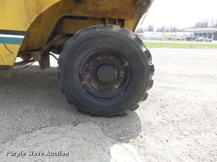 image for item DC7370 1988 Vermeer CC135 concrete cutter