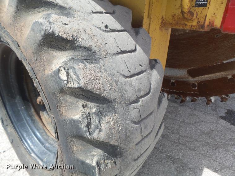 image for item DC7370 1988 Vermeer CC135 concrete cutter