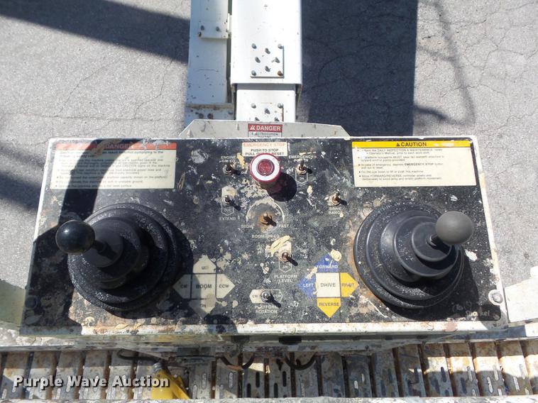 image for item DC7375 2006 Snorkel TB60 boom lift