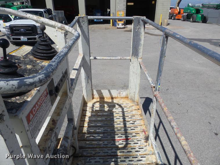 image for item DC7375 2006 Snorkel TB60 boom lift