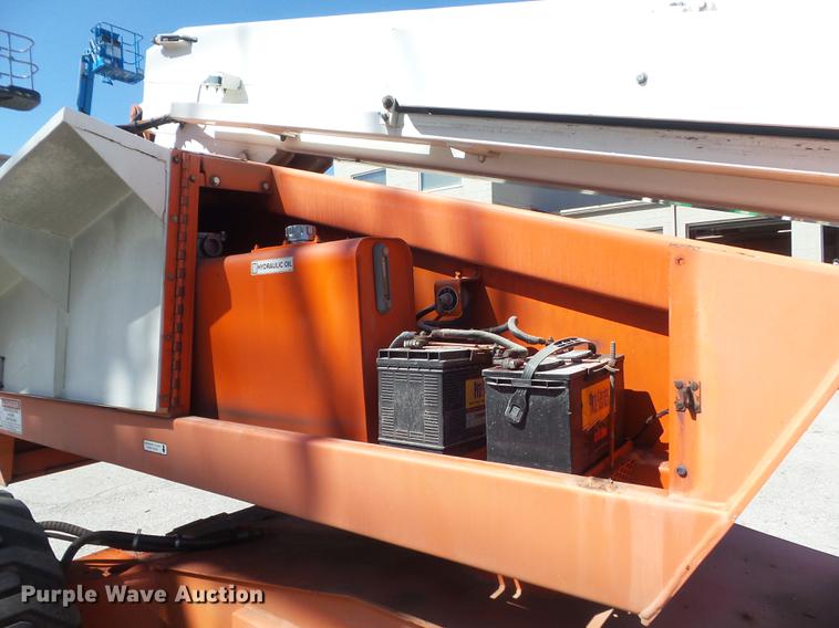 image for item DC7375 2006 Snorkel TB60 boom lift