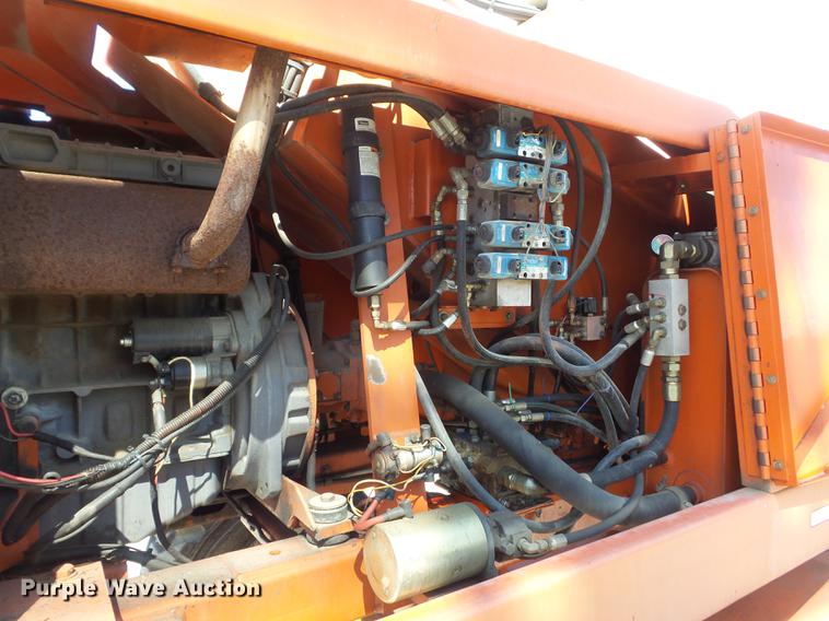 image for item DC7375 2006 Snorkel TB60 boom lift