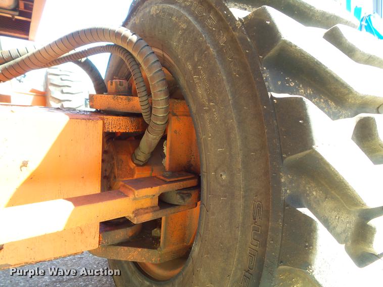 image for item DC7375 2006 Snorkel TB60 boom lift