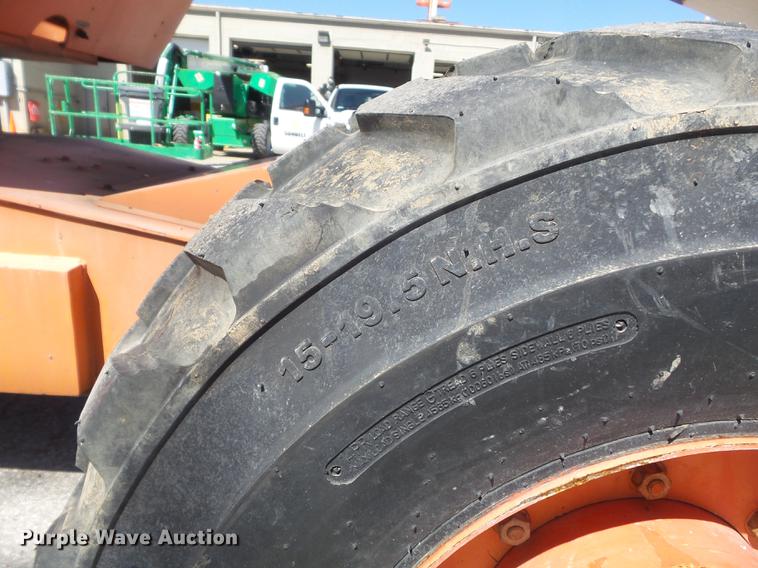 image for item DC7375 2006 Snorkel TB60 boom lift