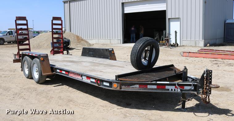 image for item DC7638 2005 Towmaster Contrail C-10 equipment trailer