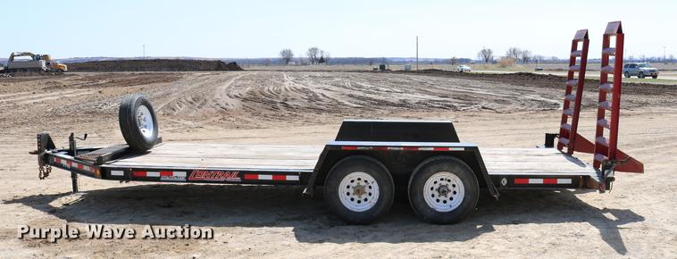 image for item DC7638 2005 Towmaster Contrail C-10 equipment trailer