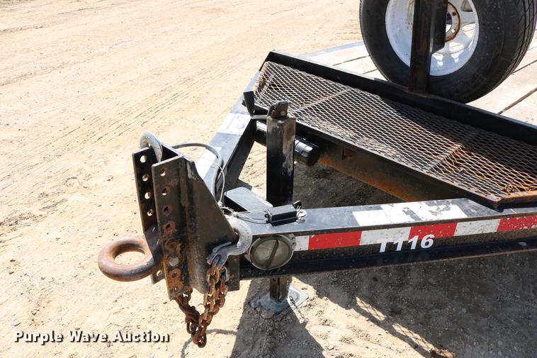 image for item DC7638 2005 Towmaster Contrail C-10 equipment trailer