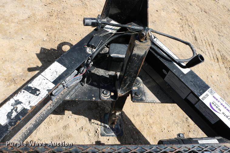 image for item DC7638 2005 Towmaster Contrail C-10 equipment trailer