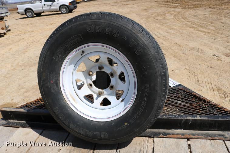 image for item DC7638 2005 Towmaster Contrail C-10 equipment trailer