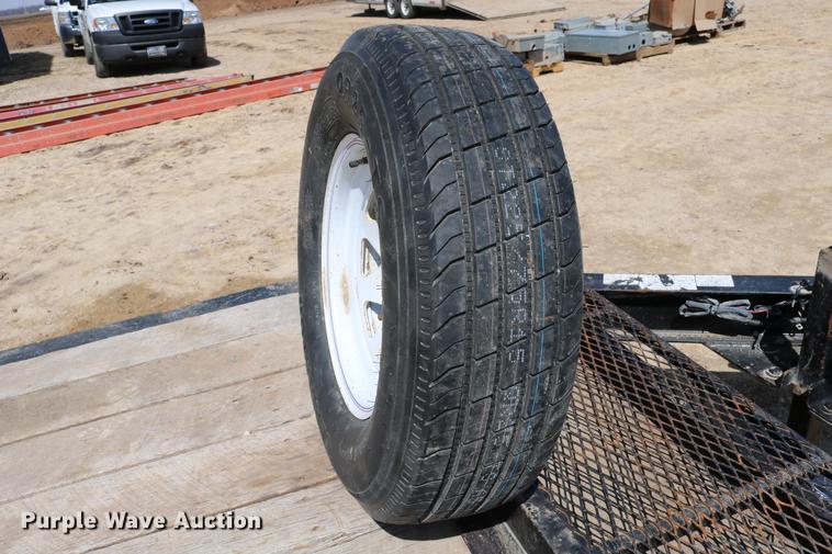 image for item DC7638 2005 Towmaster Contrail C-10 equipment trailer