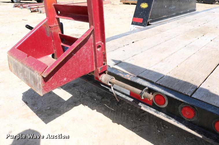 image for item DC7638 2005 Towmaster Contrail C-10 equipment trailer