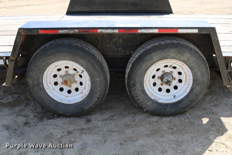 image for item DC7638 2005 Towmaster Contrail C-10 equipment trailer