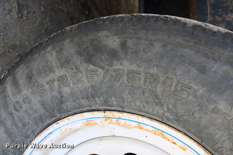 image for item DC7638 2005 Towmaster Contrail C-10 equipment trailer