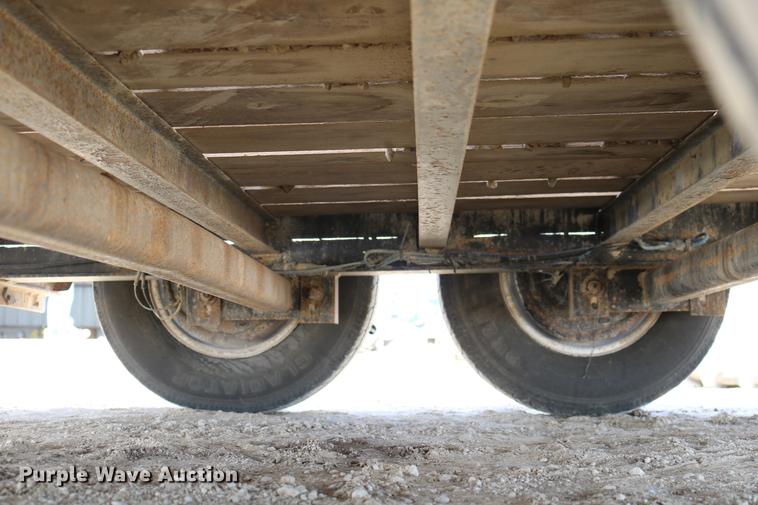 image for item DC7638 2005 Towmaster Contrail C-10 equipment trailer