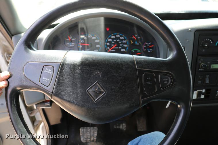 image for item DC7639 2007 International 7300 SFA digger derrick truck