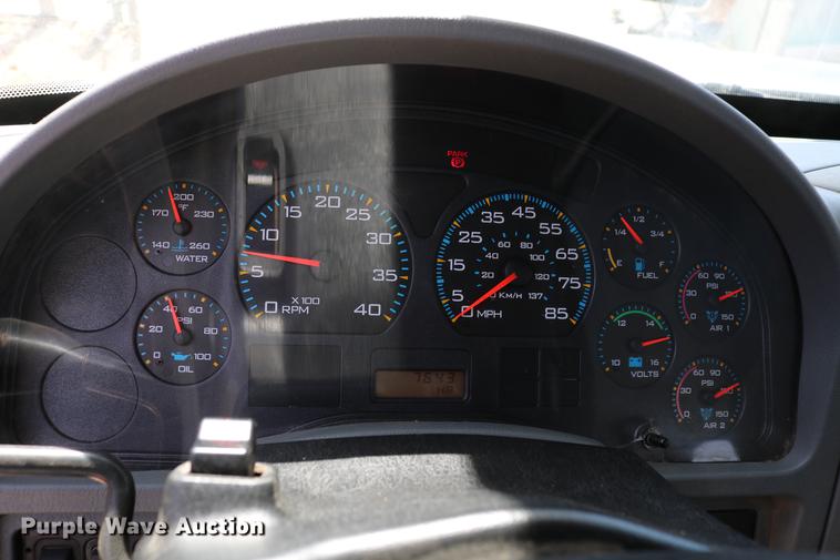 image for item DC7639 2007 International 7300 SFA digger derrick truck