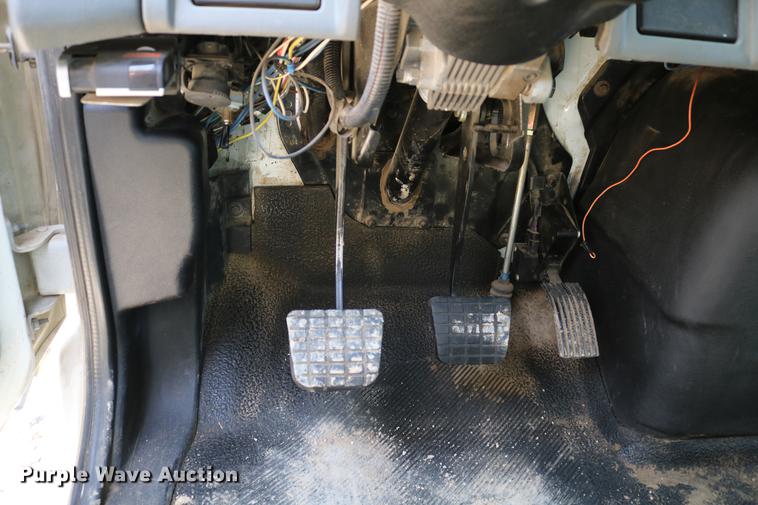 image for item DC7639 2007 International 7300 SFA digger derrick truck