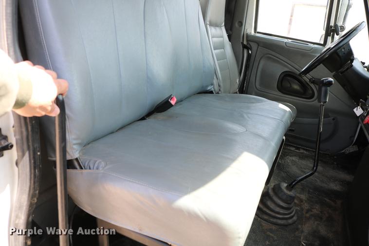 image for item DC7639 2007 International 7300 SFA digger derrick truck