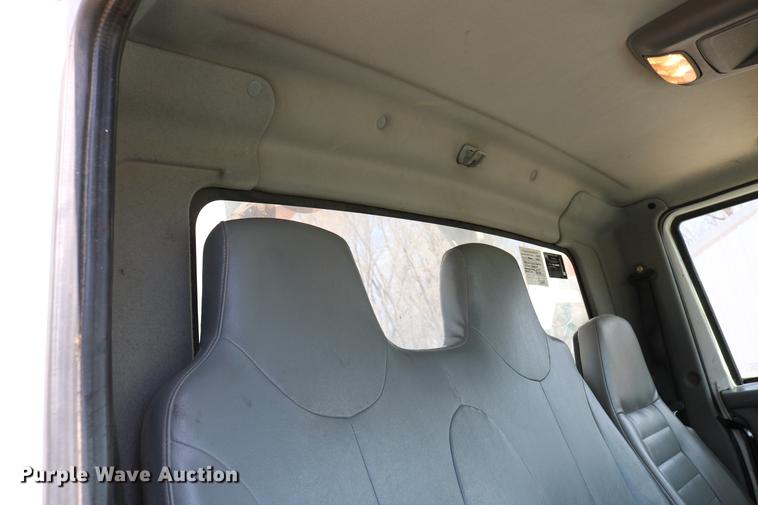 image for item DC7639 2007 International 7300 SFA digger derrick truck