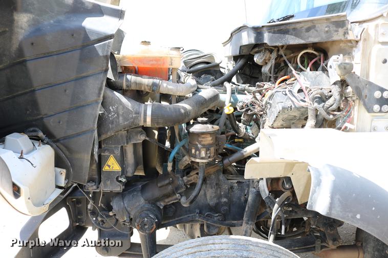 image for item DC7639 2007 International 7300 SFA digger derrick truck