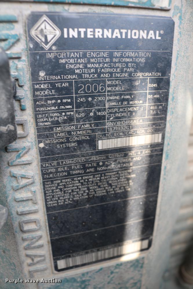 image for item DC7639 2007 International 7300 SFA digger derrick truck