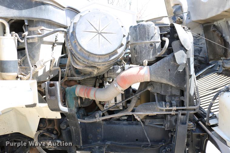 image for item DC7639 2007 International 7300 SFA digger derrick truck