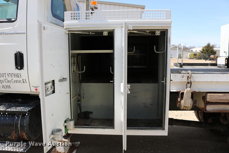 image for item DC7639 2007 International 7300 SFA digger derrick truck