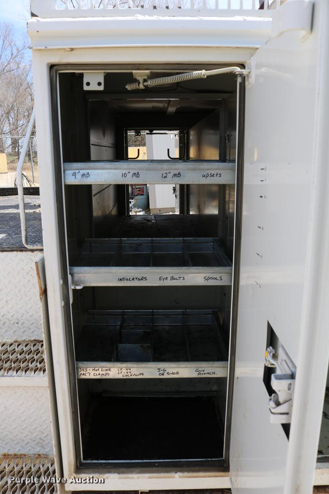 image for item DC7639 2007 International 7300 SFA digger derrick truck