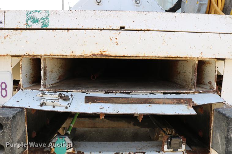 image for item DC7639 2007 International 7300 SFA digger derrick truck