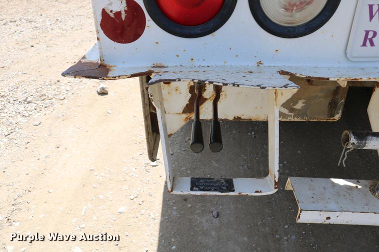 image for item DC7639 2007 International 7300 SFA digger derrick truck