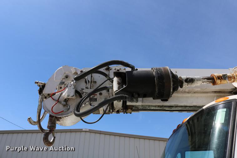 image for item DC7639 2007 International 7300 SFA digger derrick truck