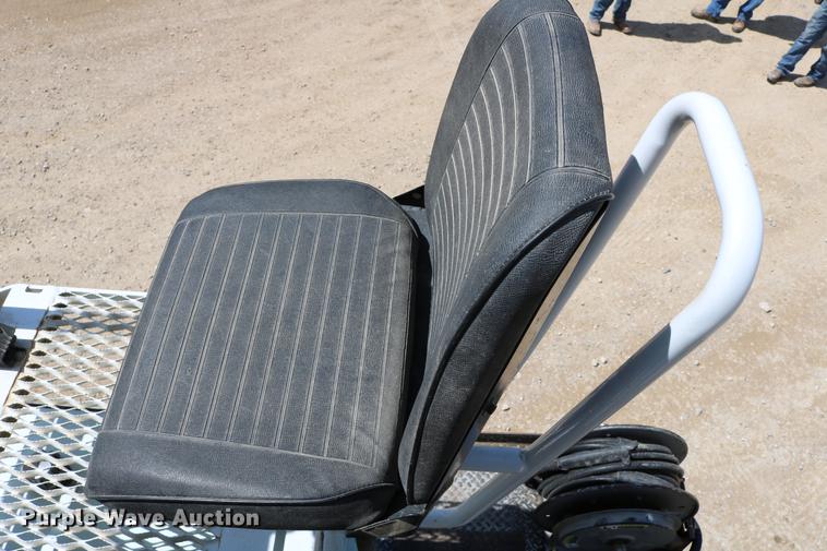 image for item DC7639 2007 International 7300 SFA digger derrick truck