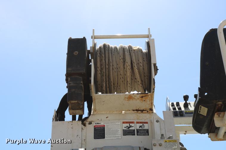 image for item DC7639 2007 International 7300 SFA digger derrick truck