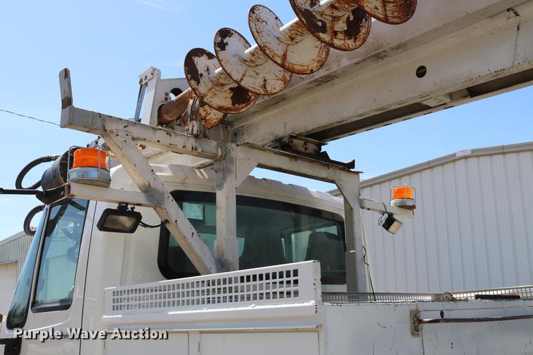 image for item DC7639 2007 International 7300 SFA digger derrick truck