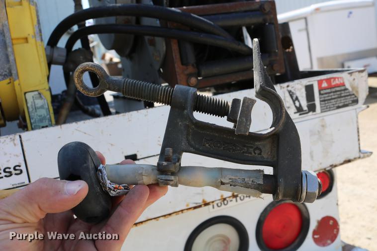 image for item DC7639 2007 International 7300 SFA digger derrick truck