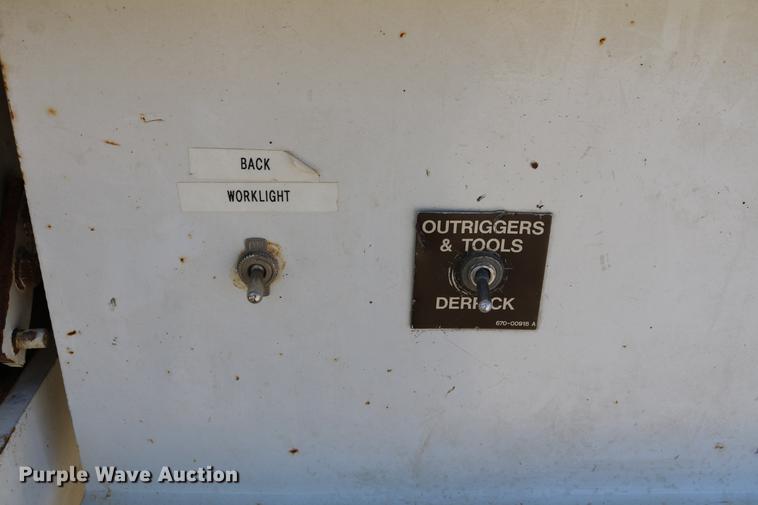 image for item DC7639 2007 International 7300 SFA digger derrick truck