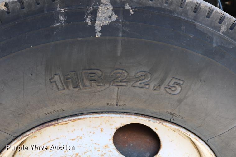 image for item DC7639 2007 International 7300 SFA digger derrick truck