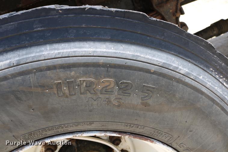 image for item DC7639 2007 International 7300 SFA digger derrick truck