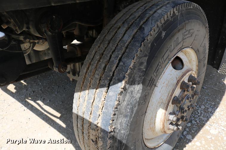 image for item DC7639 2007 International 7300 SFA digger derrick truck