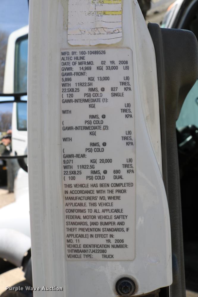 image for item DC7639 2007 International 7300 SFA digger derrick truck