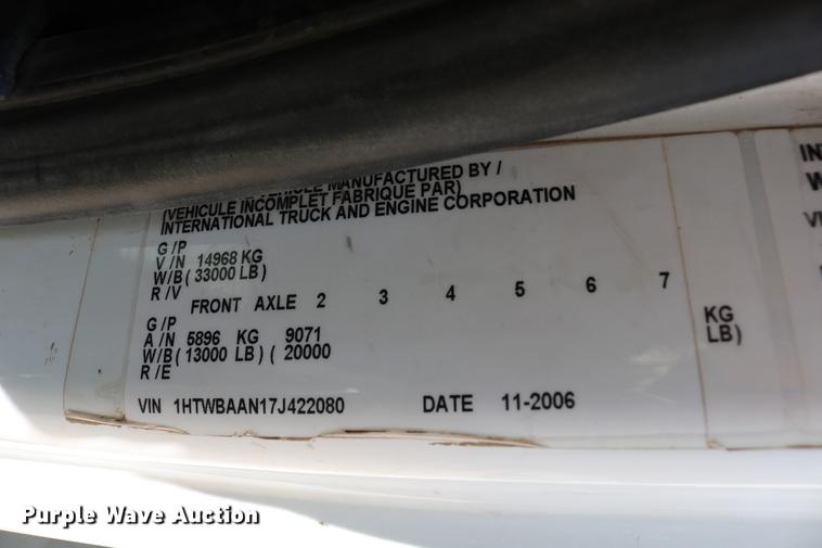 image for item DC7639 2007 International 7300 SFA digger derrick truck