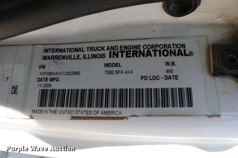 image for item DC7639 2007 International 7300 SFA digger derrick truck