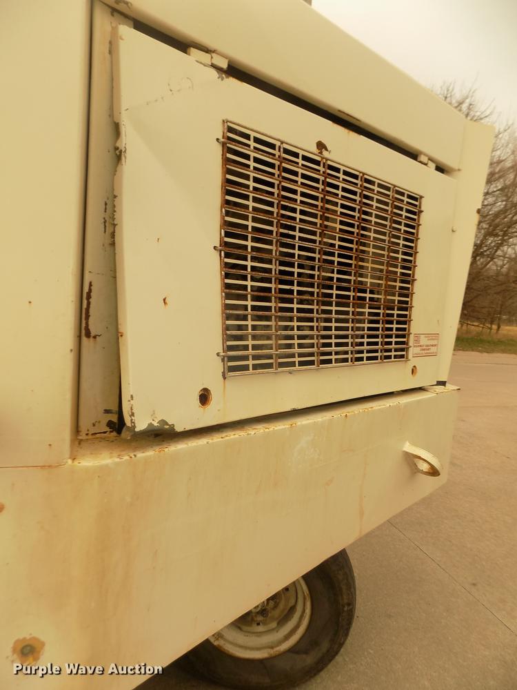 image for item DD2799 Elgin White Wing T street sweeper