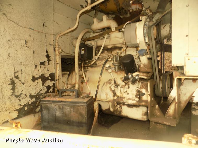 image for item DD2799 Elgin White Wing T street sweeper