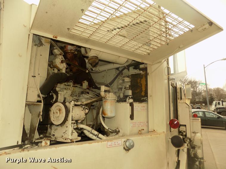 image for item DD2799 Elgin White Wing T street sweeper