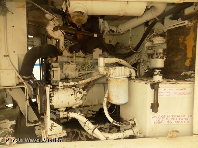 image for item DD2799 Elgin White Wing T street sweeper