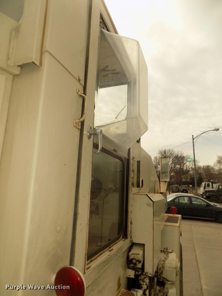 image for item DD2799 Elgin White Wing T street sweeper